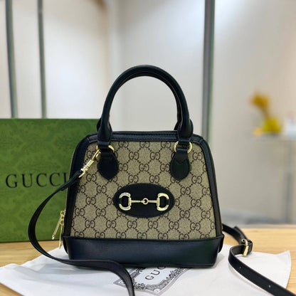 Gucci 
105 dhs🗽 

with box
🎁🎁🎁

Zain235
♥️♥️♥️