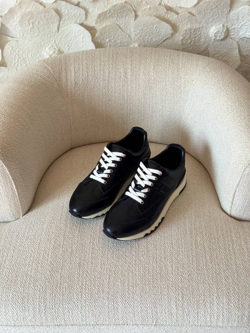 HERMES

bouncing sneaker

TOP QUALITY
size: 40 to 46

530 dhs🇦🇪🇦🇪🇦🇪
Zain185
♥️♥️♥️