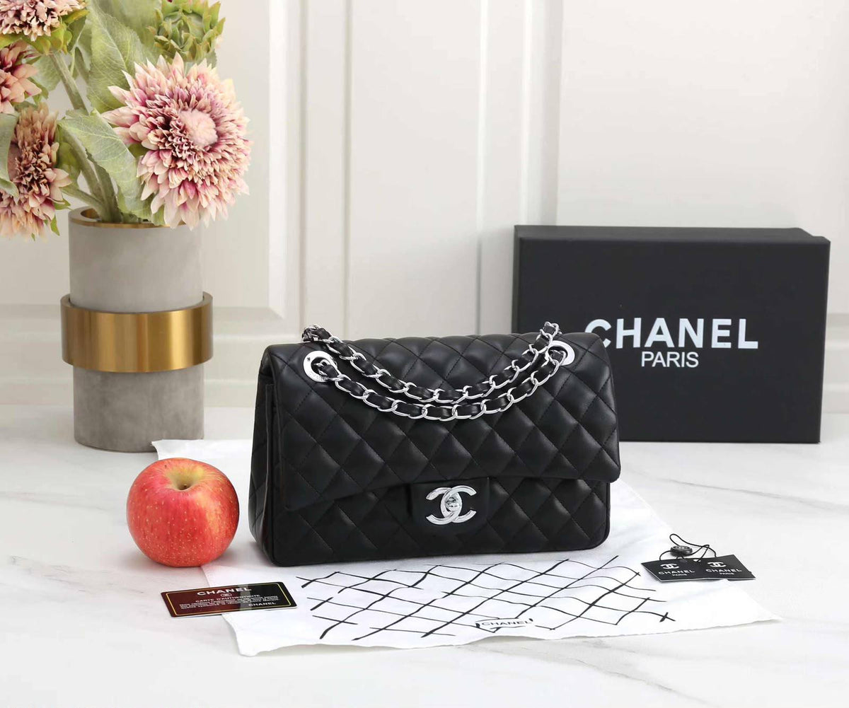Chanel
with box 

115 dhs🇦🇪🇦🇪

Zain114
♥️♥️♥️