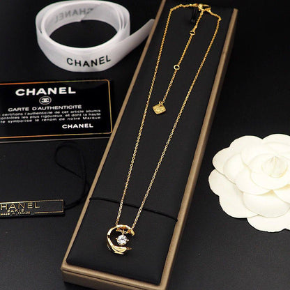 CHANEL NECKLACE
MASTER 💫✨
WITH BOX AND PAPER BAG🎁🛍️
50 DHS✅

Zain89
♥️♥️♥️