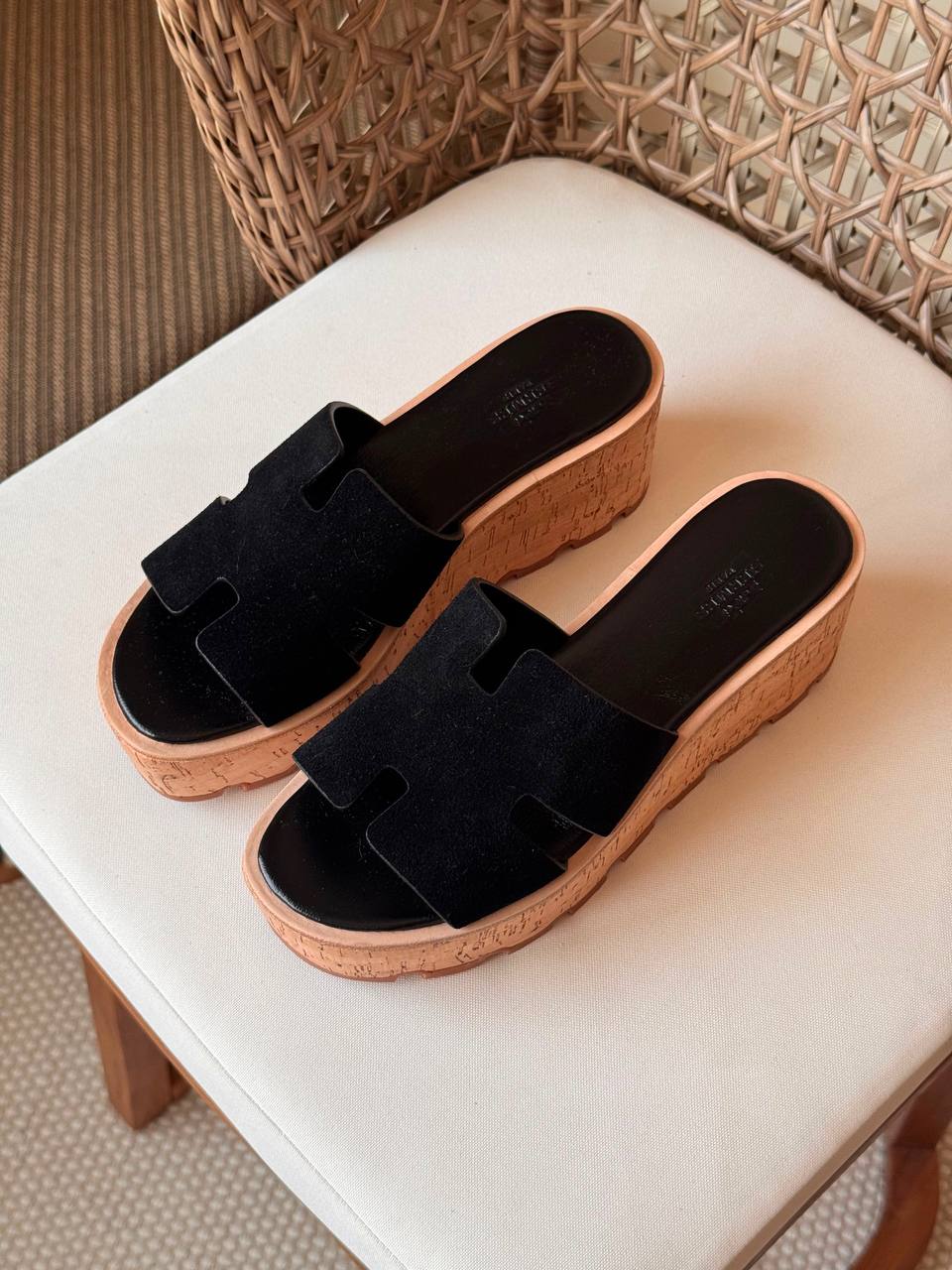 HERMES 
✨ Collection
👠 36–41
💎 Premium Quality
🔥 Super Master
450 dhs🇦🇪🇦🇪

Zain198
♥️♥️♥️