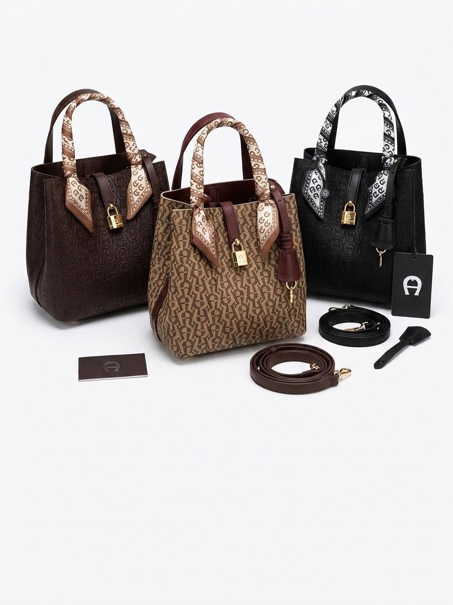 CHCH

110 dhs🇦🇪🇦🇪

with box

size 21cm
Zain26
♥️♥️♥️