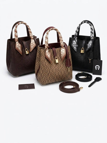 CHCH

110 dhs🇦🇪🇦🇪

with box

size 21cm
Zain26
♥️♥️♥️