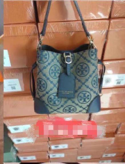 Bags

LV - Gucci - Bottega - Fendi
Dior - YSL

withbox 
🎁🎁🎁

110 dhs✅

Zain143
♥️♥️♥️