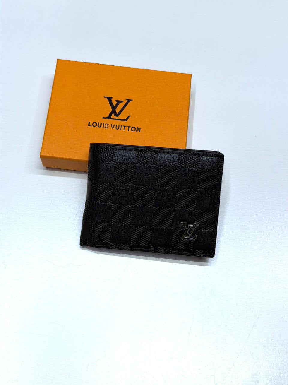 Men's wallet
30 dhs✅
With box
🎁🎁🎁

Zain42
♥️♥️♥️