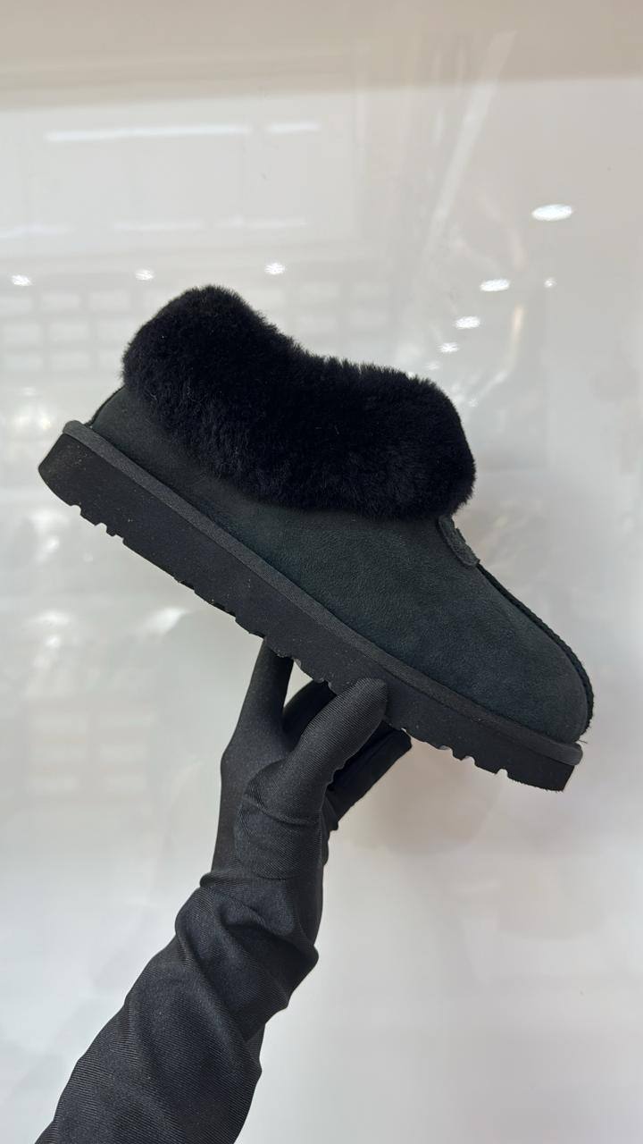 UGG
SIZE  ……… 36-42
QUALITY……MASTER
250 dhs🪙🌨️

Zain119
♥️♥️♥️