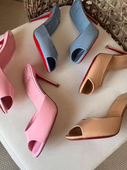 CHRISTIAN LOUBOUTIN
Size: 36 to 41
Super master quality ❤️‍🔥
450 dhs💓

Zain198
♥️♥️♥️