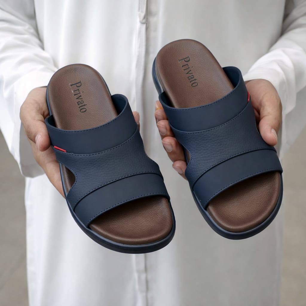 slippers for men good quality  with box and paper bag size available (40to46) 6to12) 
180 dhs❣️

Zain59
♥️♥️♥️
