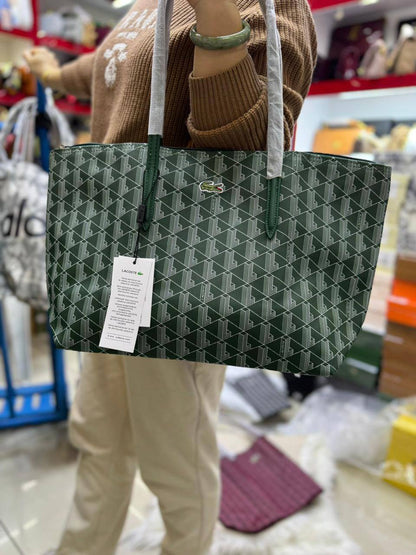 💖  LACOSTE 🐊 new Tote
1⃣️ First Quality 
Size: 45 * 27 cm
55 dhs✅

Zain115
♥️♥️♥️
