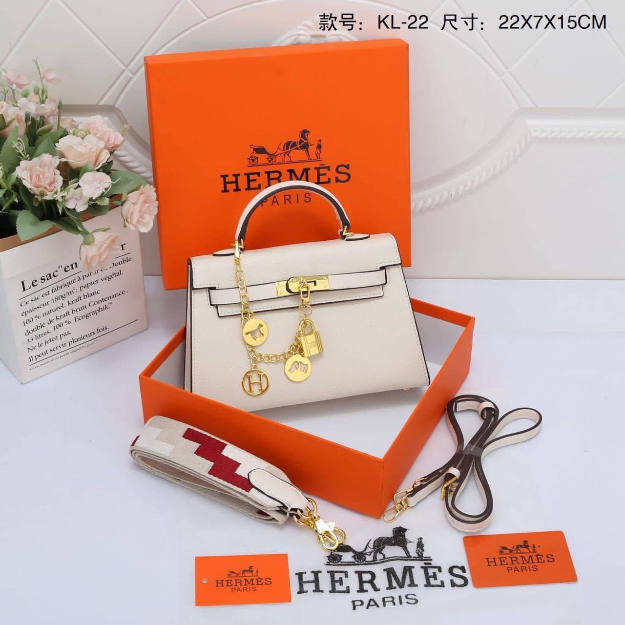 Hermes

100 dhs🇦🇪🇦🇪

With box
22 cm

Zain295
♥️♥️♥️