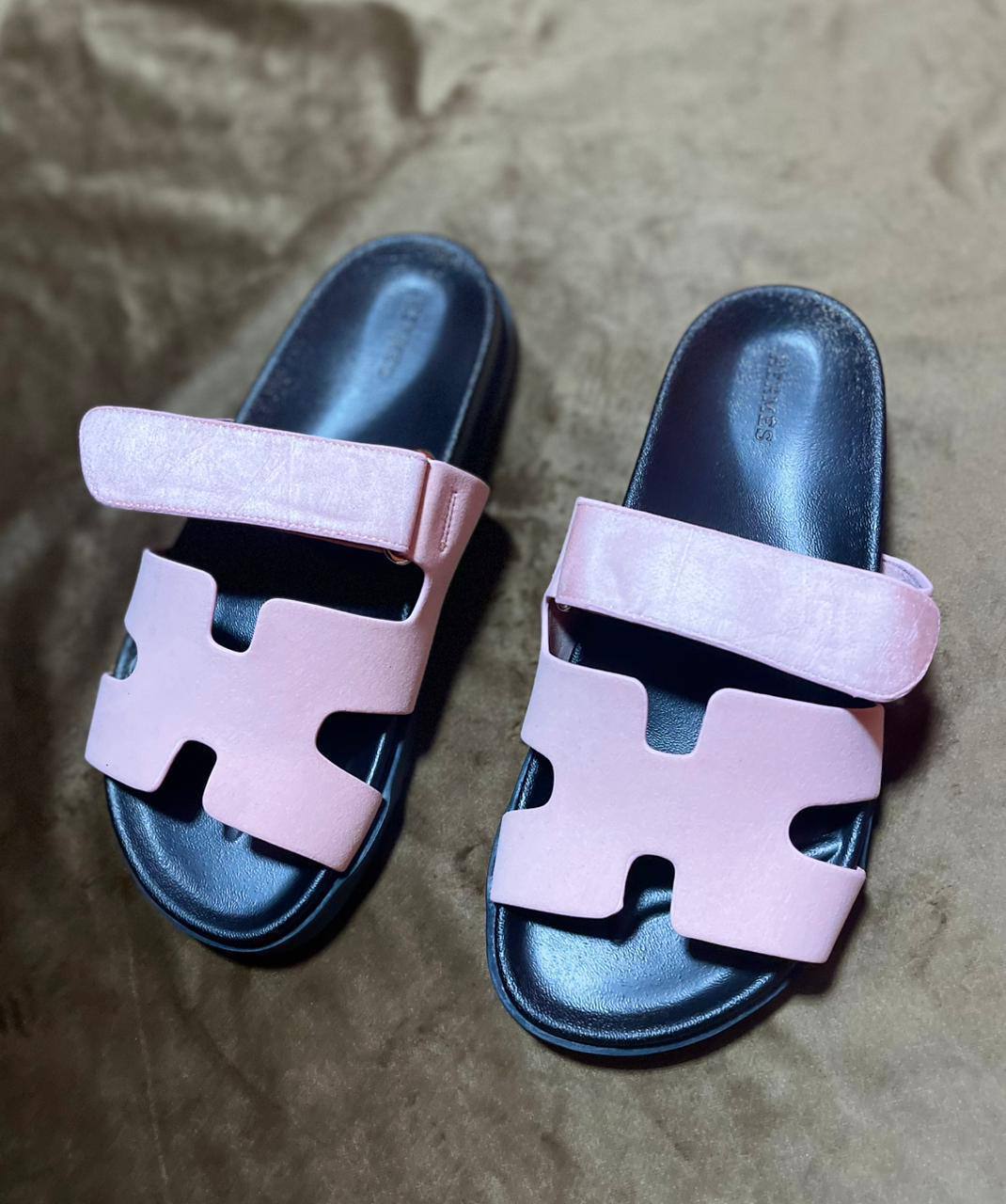 Hermes
Size:36 to 42
100 dhs💓

Zain241
♥️♥️♥️