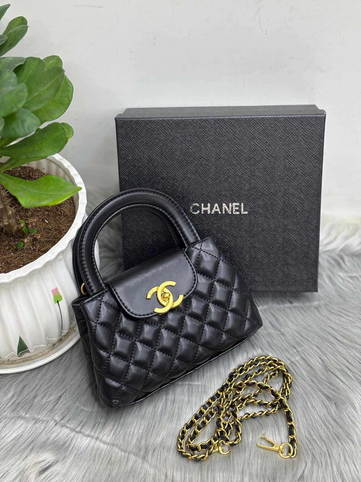 Chanel

with box
🎁🎁🎁

90 dhs🗽

Zain244
♥️♥️♥️