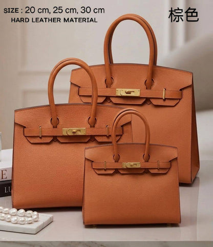 HERMES ʙɪʀᴋɪɴs
ʜᴀʀᴅ ʟᴇᴀᴛʜᴇʀ ᴍᴀᴛᴇʀɪᴀʟ
ɢᴏʟᴅ ʜᴀʀᴅᴡᴀʀᴇ
ᴡɪᴛʜ ʟᴏɴɢ ʙᴇʟᴛ sᴛʀᴀᴘ

sɪᴢᴇ 20 cm Pʀɪᴄᴇ :*110 ᴅʜs* 

sɪᴢᴇ 25 ᴄm Pʀɪᴄᴇ : *115 ᴅʜs* 

sɪᴢᴇ 30 ᴄm Pʀɪᴄᴇ : *120 ᴅʜs* 

Zain31
♥️♥️♥️