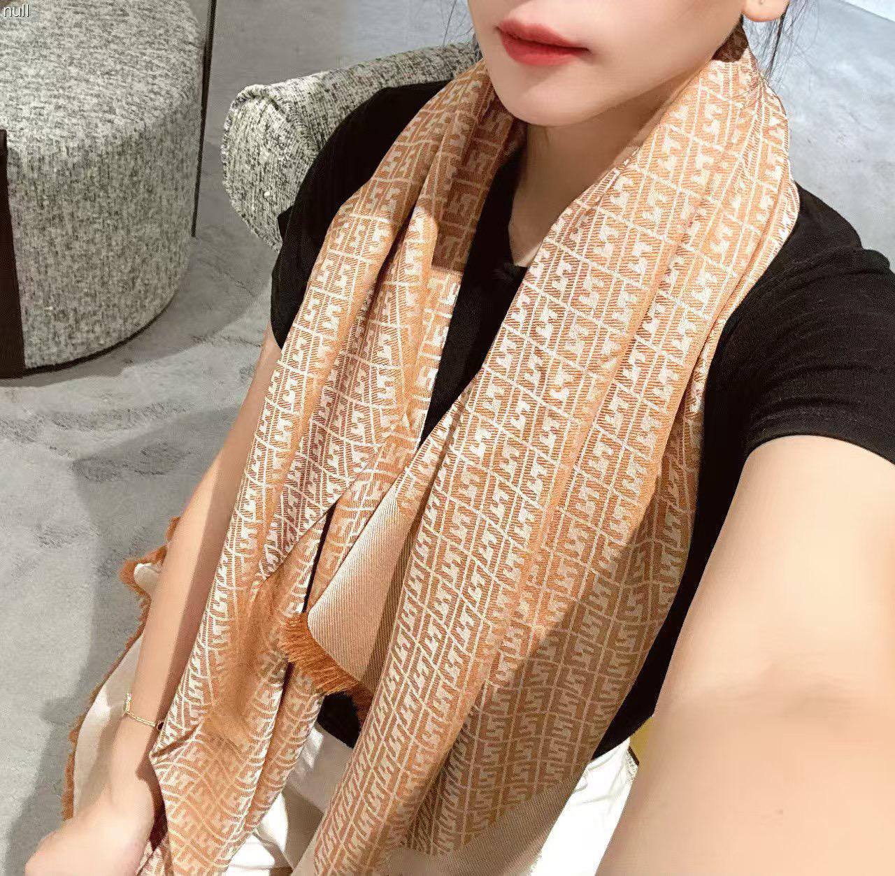 Scarf Master
💙*NEW FENDI*💙
💙*VIP QUALITY*💙
380 dhs✅

Zain281
♥️♥️♥️