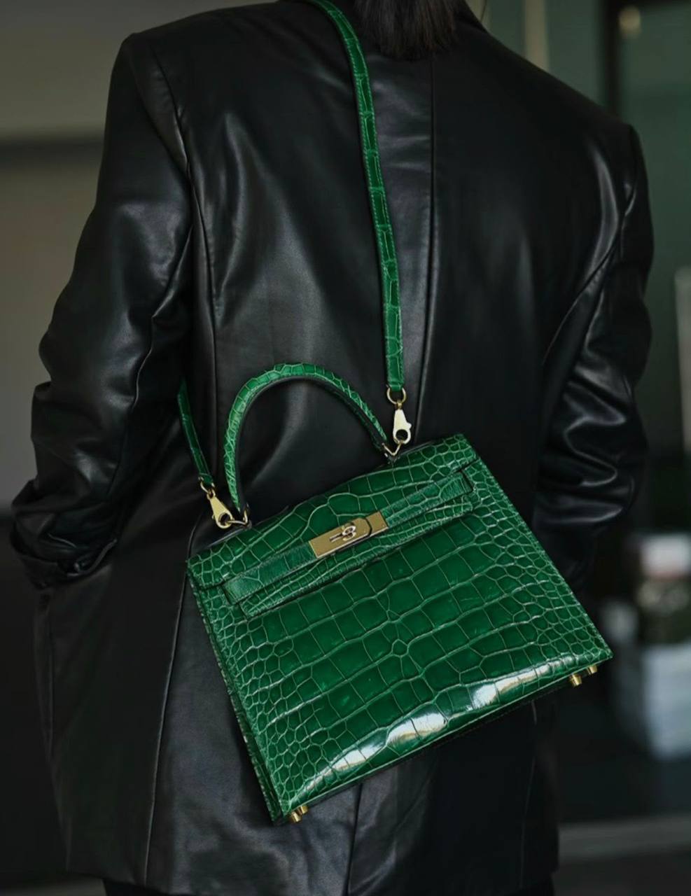 HERMES 
 GOOD QUALITY 
WITH BOX 
120 dhs✅

Zain295
♥️♥️♥️