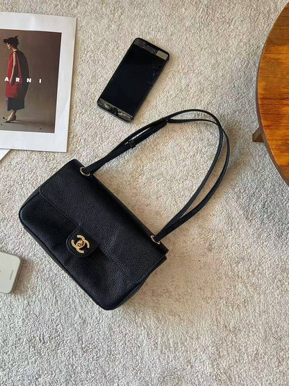 Chanel

23cm
340 dhs🇦🇪🇦🇪

Zain297
♥️♥️♥️