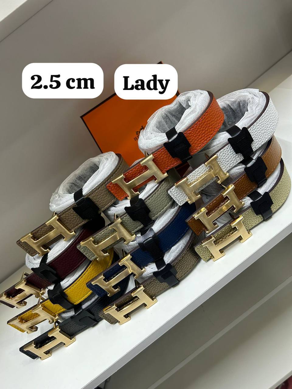 Leather belt

with box 
🎁🎁🎁

60 dhs✅

Zain190
♥️♥️♥️