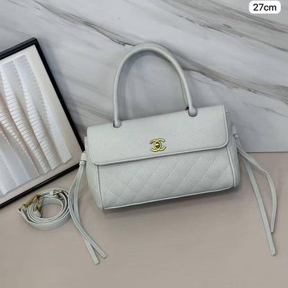 🌈 Chanel 26s

1⃣️ First quality 

Size : 27 * 12 * 18 cm
115 dhs🇦🇪🇦🇪

Zain115
♥️♥️♥️