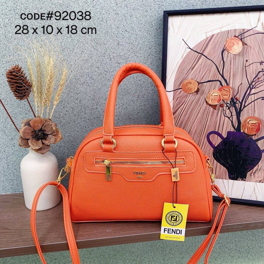 FENDI  ᴢᴜᴄᴄᴀ ᴛᴏᴘ ʜᴀɴᴅ
ғғ ᴊᴀᴄǫᴜᴀʀᴅ ᴄᴀɴᴠᴀs  ᴀɴᴅ 
ᴍᴀᴛᴛᴇ ʟᴇᴀᴛʜᴇʀ ᴍᴀᴛᴇʀɪᴀʟ
ɢᴏʟᴅ ʜᴀʀᴅᴡᴀʀᴇ
ᴡɪᴛʜ ʟᴏɴɢ ʙᴇʟᴛ sᴛʀᴀᴘ
sɪᴢᴇ : 28 cm

75 dhs💓

Zain31
♥️♥️♥️