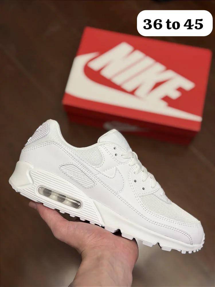 Nike
Size 40 TO 45 
130 dhs✅

Zain183
♥️♥️♥️
