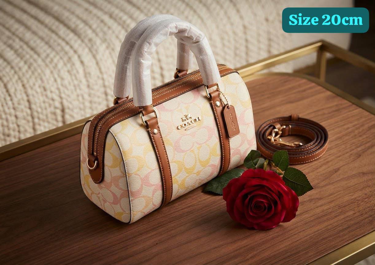 Coach
Best quality
Whith box’s
100 dhs🇦🇪🇦🇪
size 20cm

Zain158
♥️♥️♥️