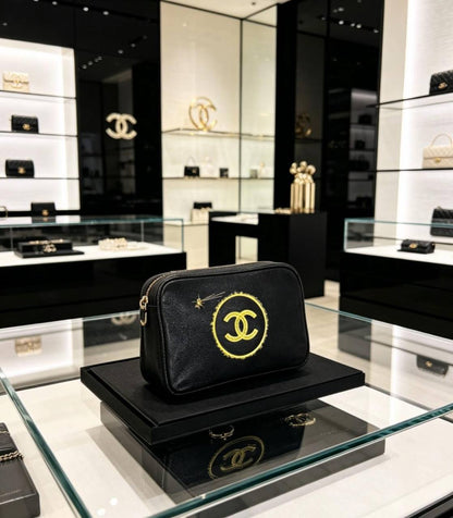 Chanel
90 dhs✅
SIZE：22cm

Zain07
♥️♥️♥️