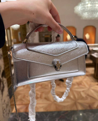 Bvlgari 
goodquality, 

comes with box, 
🎁🎁🎁

size...20* 11 cm 
115 dhs🪙🌨️

Zain12
♥️♥️♥️