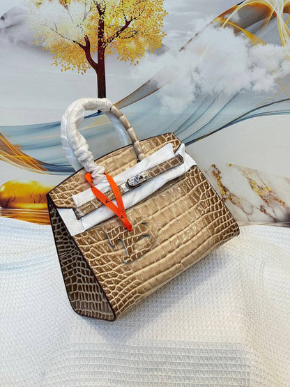 Hermes 
Best quality 

with box’s 
🎁🎁🎁

130 dhs✅

size 25CM

Zain290
♥️♥️♥️