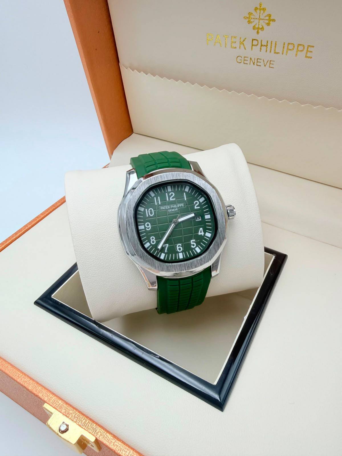 Men’s watch 
55 dhs🇦🇪🇦🇪

Zain45
♥️♥️♥️