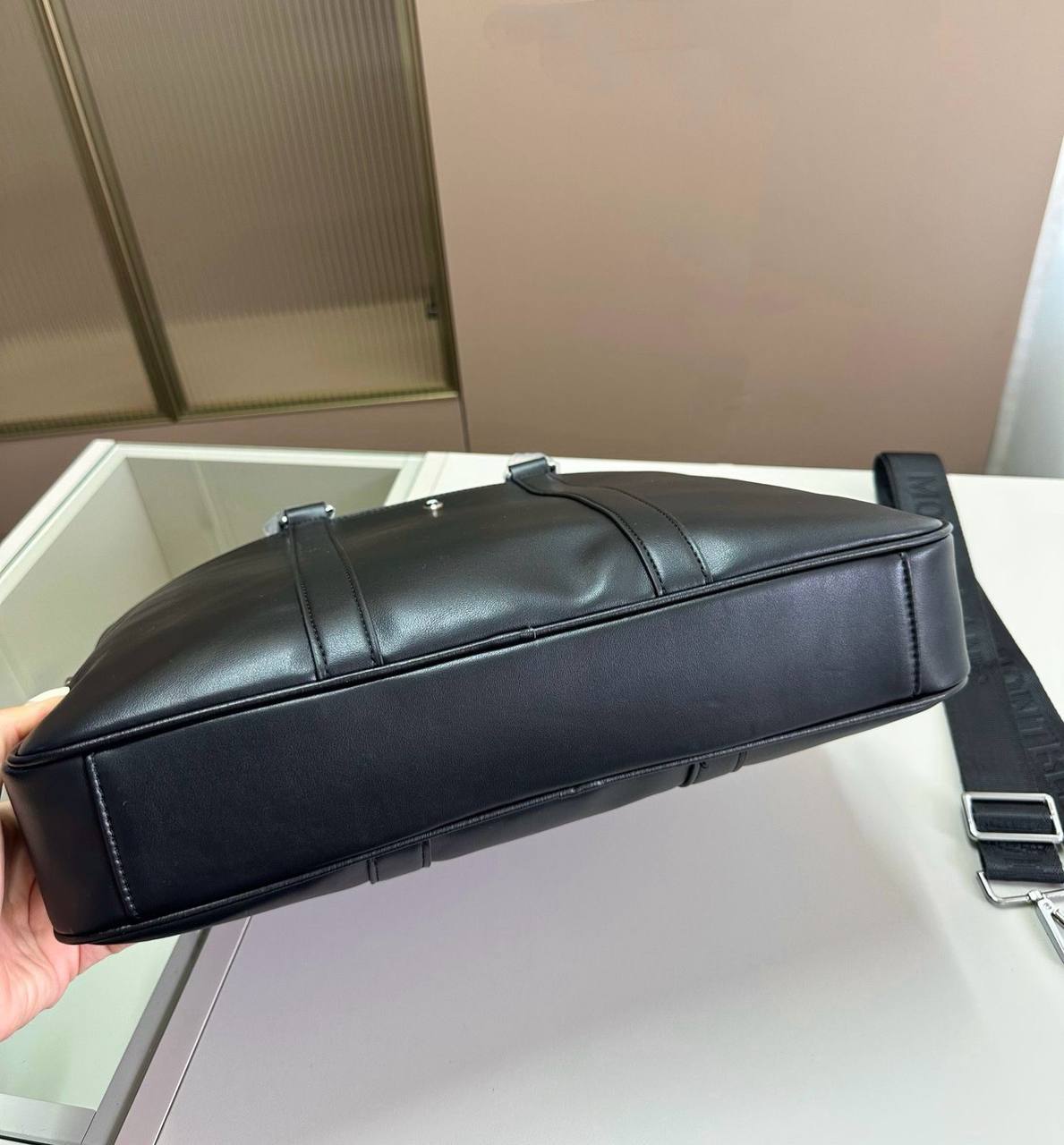 Montblanc 
Laptop bag 
copy one 
250 dhs✅

Zain295
♥️♥️♥️