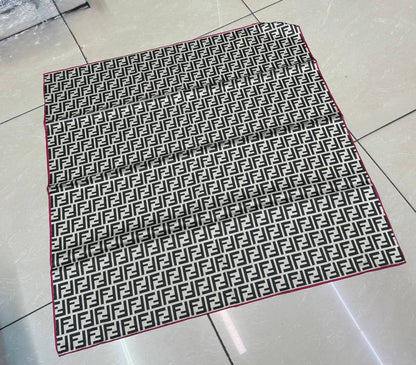 Silk square scarf 
40 dhs🪙💚

Zain93
♥️♥️♥️