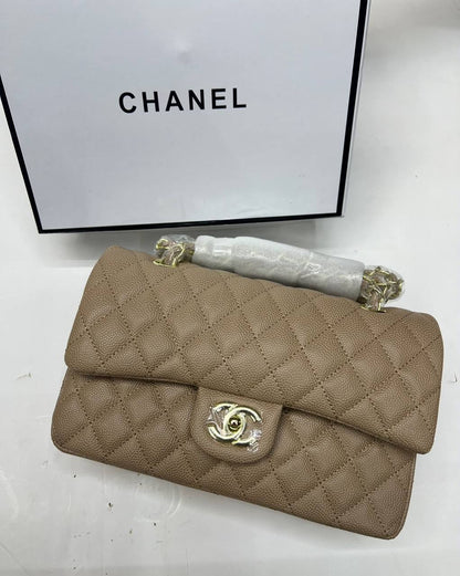 Chanel
WITH BOX 
HIGH QUALITY 
120 dhs🇦🇪🇦🇪

Zain169
♥️♥️♥️