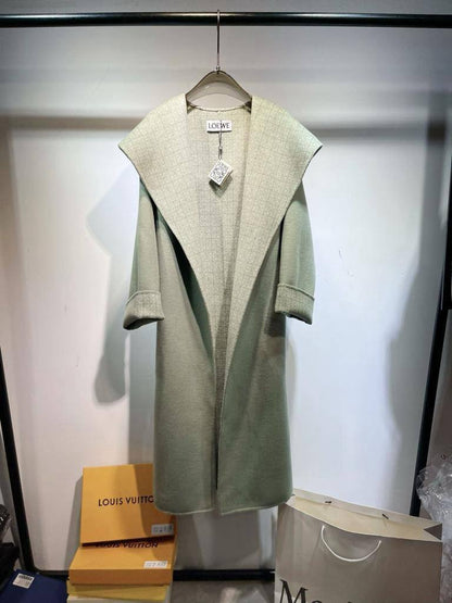 *New collections master                                             
good pualiit 💖👌🧥🧥
*AVAILABLE
280 dhs🪙💕
size：S M L

Zain231
♥️♥️♥️