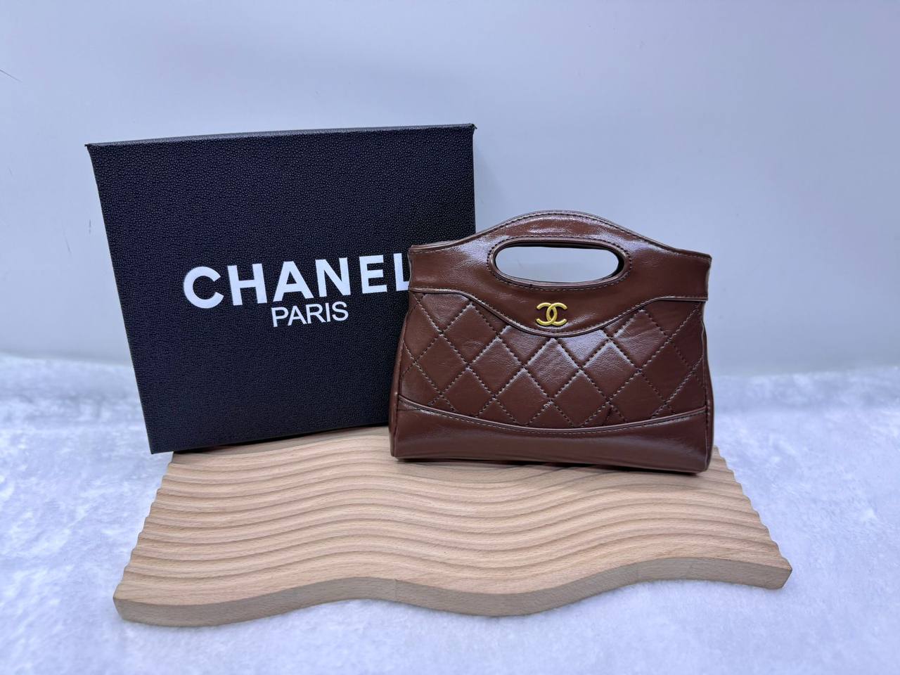Chanel

With box 
🎁🎁🎁

95 dhs🪙🌺

Zain114
♥️♥️♥️