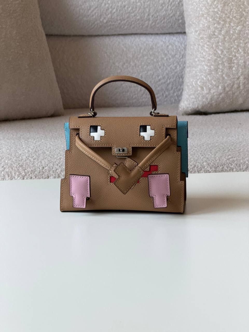 Hermes
 kelly doplex 22cm💥Master quality ✅with box📦
380 dhs💓

Zain52
♥️♥️♥️