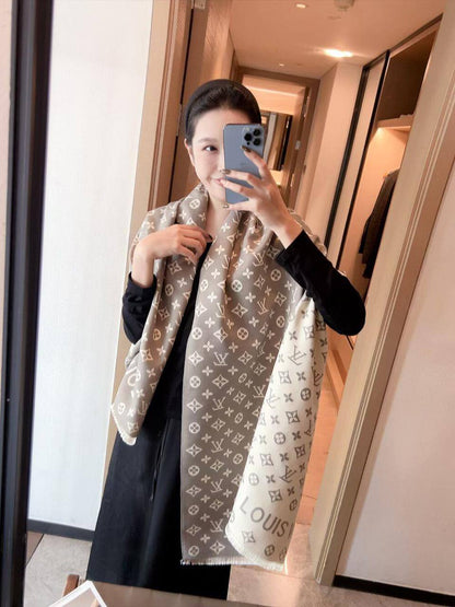 Winter scarf 
45 dhs🪙🌨️

Zain93
♥️♥️♥️