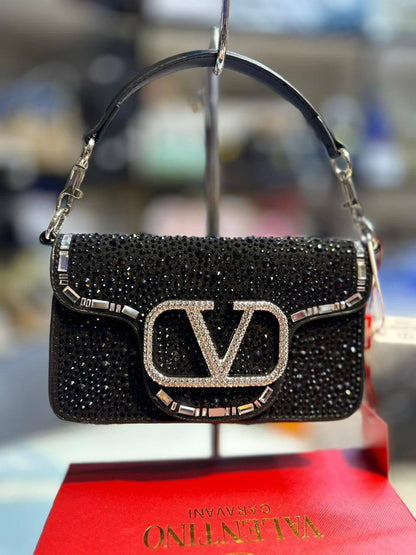 Valentino
115 dhs❣️

with box
🎁🎁🎁

Zain90
♥️♥️♥️