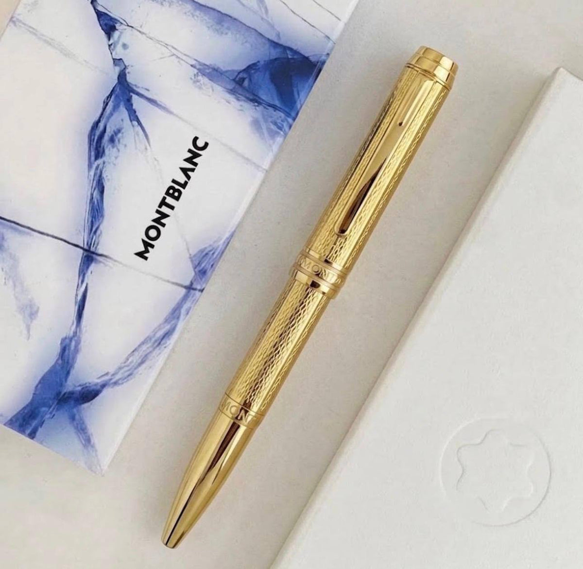 Mont Blanc 

pen master 
quality 
with original box 

95 dhs🇦🇪🇦🇪

Zain59
♥️♥️♥️