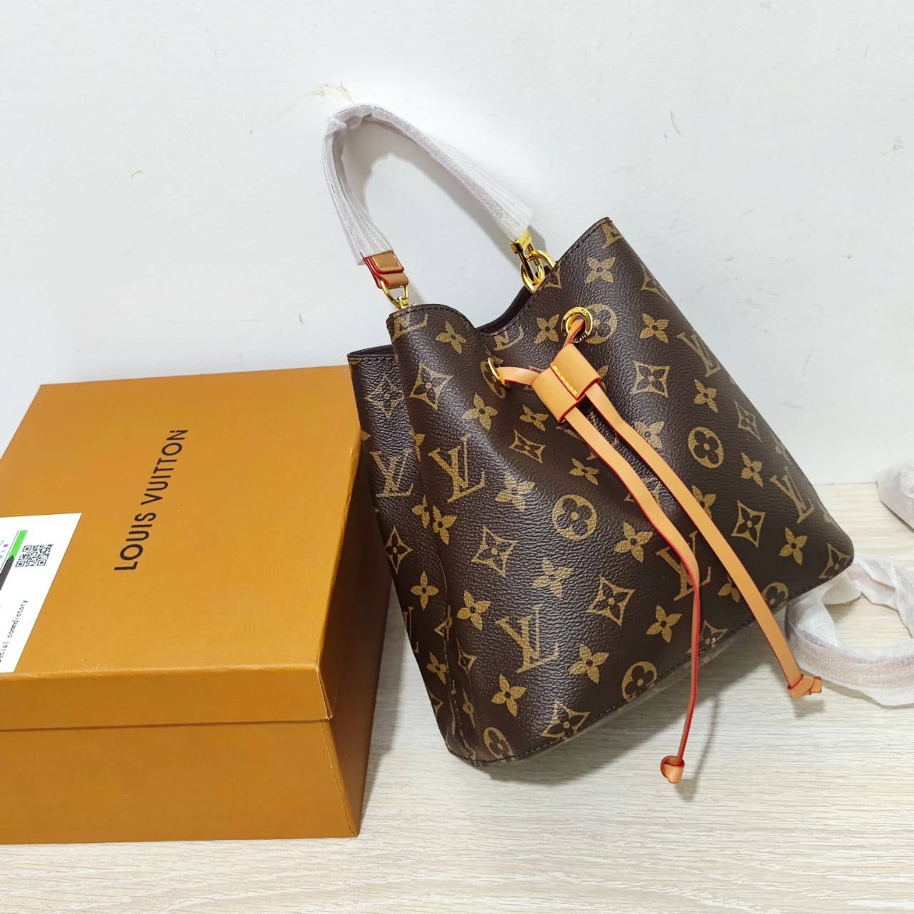 LV
85 dhs✅
high quality 

With box
🎁🎁🎁

Zain26
♥️♥️♥️