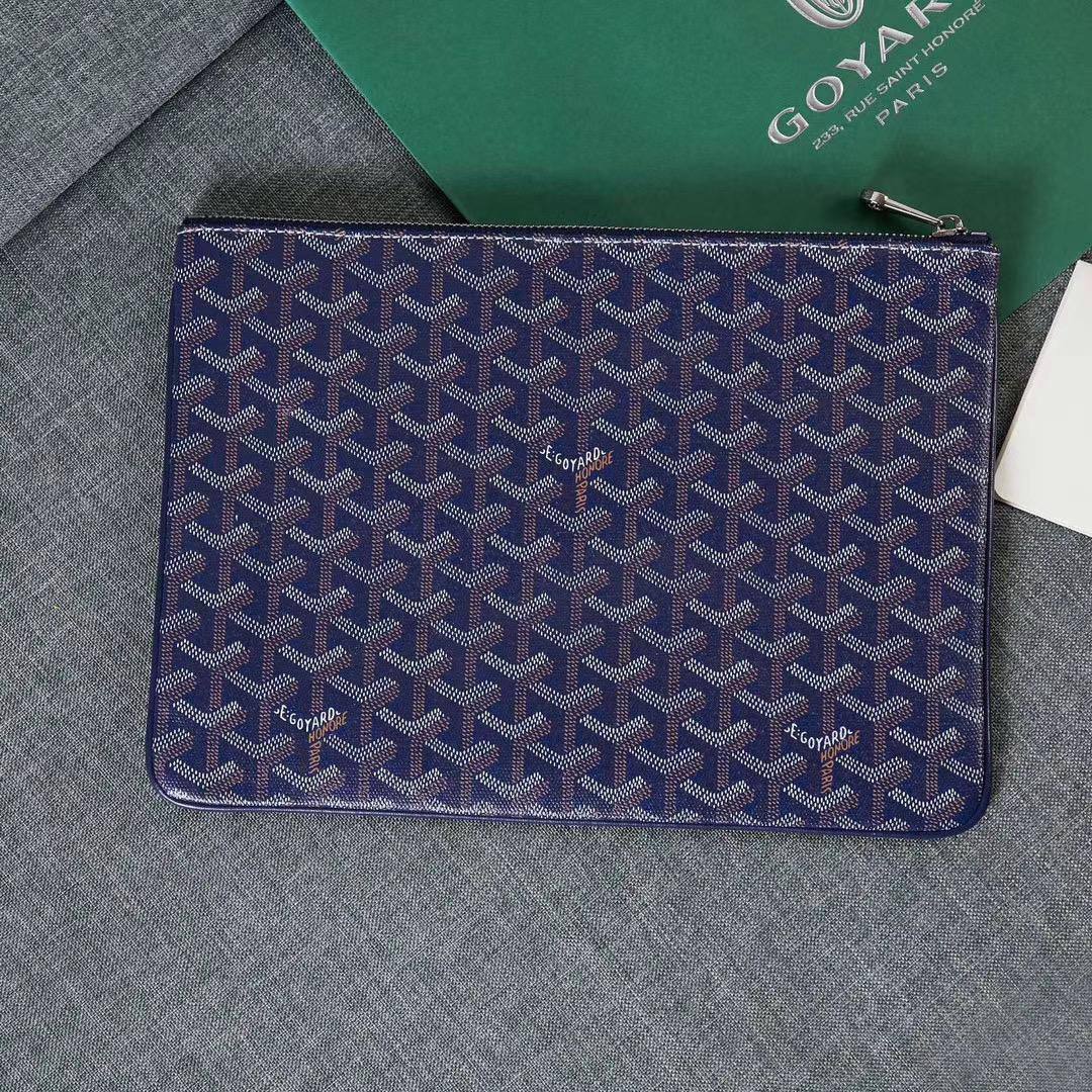 GOYARD                                                                *File bag*                                                                                
*30 cm*
*Super Master quality*       
300 dhs🪙🖤

Zain179
♥️♥️♥️