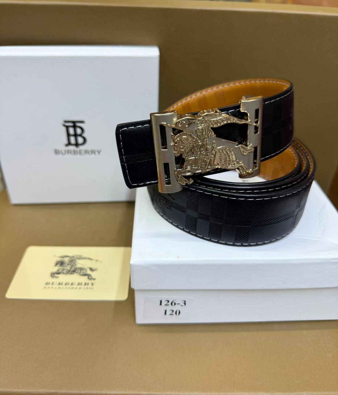 Loewe Belt

With box 
🎁🎁🎁

40 dhs🪙💕

Zain93
♥️♥️♥️