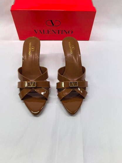 Valentino 
85 dhs✅
size 36…….41 

Zain161
♥️♥️♥️