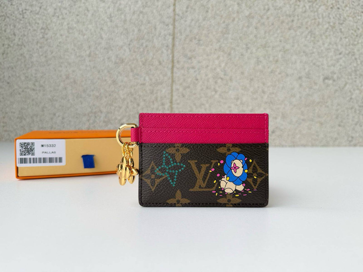 💞  *New Lv*💞
💞*card holder*💞
300 dhs🪙🌨️

Zain275
♥️♥️♥️