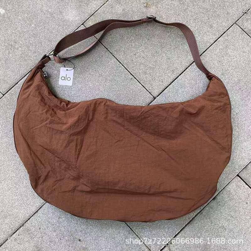 NEW CAME
ALO BAG
GOOD QUALITY
80 DHS💓

Zain40
♥️♥️♥️