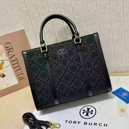 TORY BURCH 
GOOD QUALITY 
100 dhs🇦🇪🇦🇪
Size:30cm

Zain295
♥️♥️♥️
