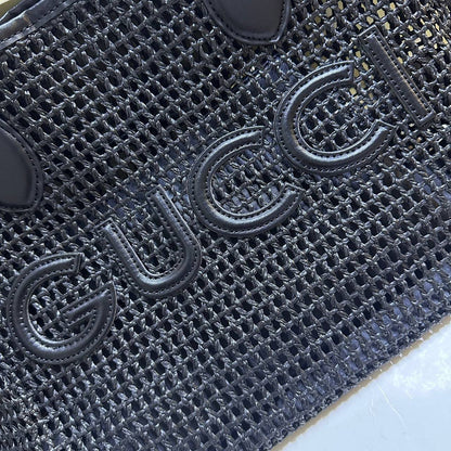 GUCCI BEACH BAG 
NEW CAME  GOOD QUALITY 
WITH POUCH
120 dhs🇦🇪

Zain39
♥️♥️♥️