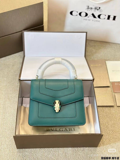 BVLGARI 
Master

400 dhs🌺

#with box💕💕💁‍♂️
🎁🎁🎁

Zain228
♥️♥️♥️