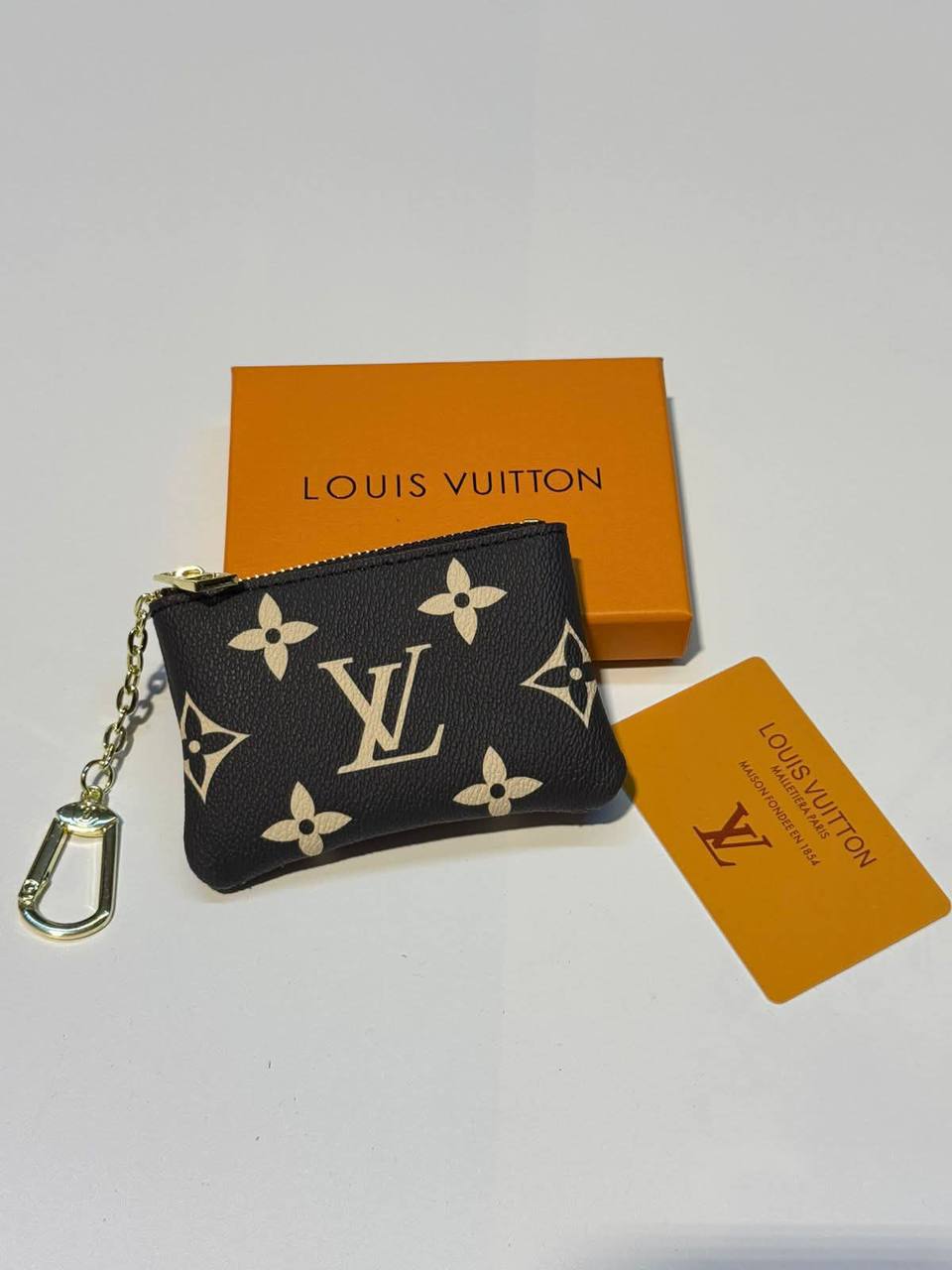 NEW CAME
LV COINS WALLET
GOOD QUALITY
30 dhs✅

Zain40
♥️♥️♥️