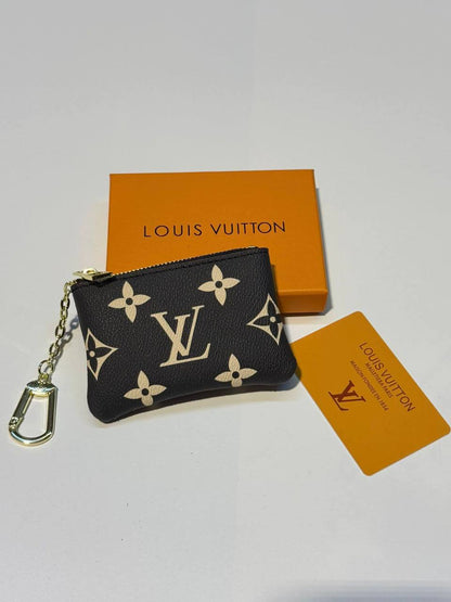 NEW CAME
LV COINS WALLET
GOOD QUALITY
30 dhs✅

Zain40
♥️♥️♥️