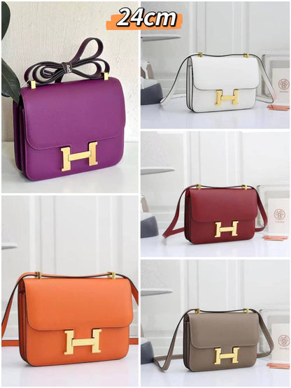 Hermes
100 dhs✅
with box
🎁🎁🎁

size
Small 19×6×15cm
Medium 24×6×17cm

Zain42
♥️♥️♥️